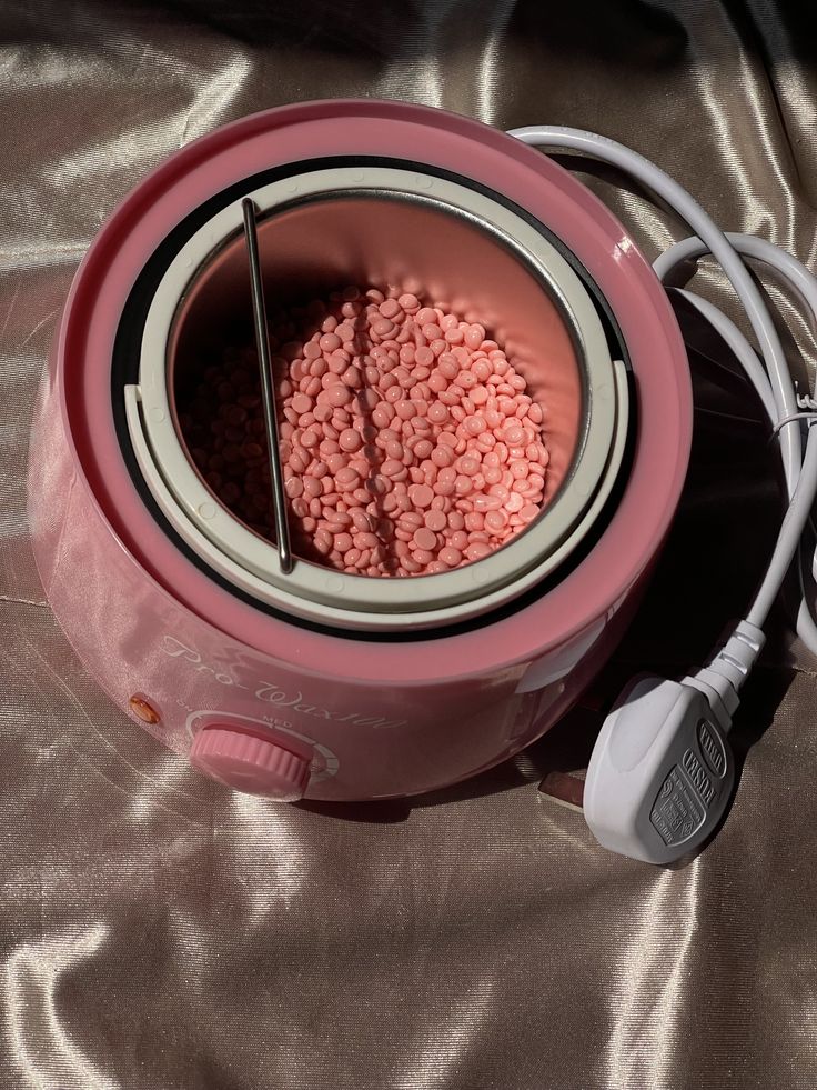 Kā lietot vaska sildītāju?